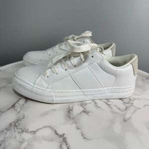 Lily’s Women’s Sneakers Size 7.5 # Bag T-37